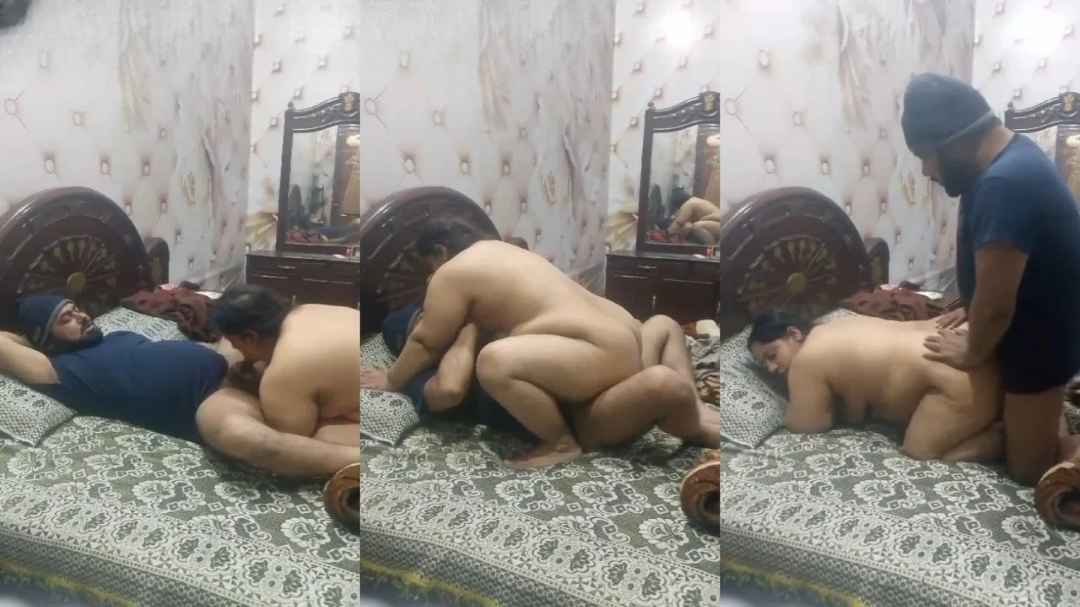 Cheater bhabhi keeps camera before having sex with lover