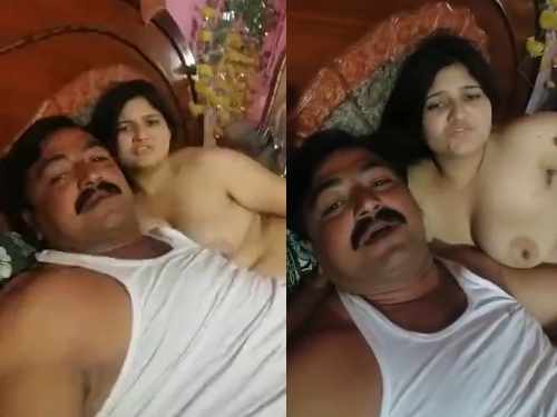Desi Uncle दोस्त की बीवी क साथ नंगी वीडियो रिकॉर्डिंग Porn Desi MMS