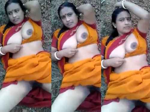 Desi Hot aunty को नंगी करके खेत मैं वीडियो बनाया Porn Desi MMS