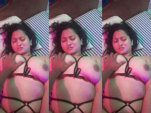 Chubby Bengali sex Bhabhi की कराह रही वायरल चुदाई Porn Desi MMS