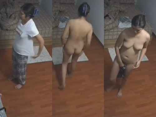 Sexy Babe की पोशाक बदलने की CCTV नंगी Porn Desi MMS